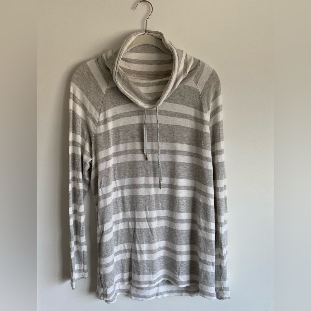 Lou & Grey Lightweight Sweatshirt